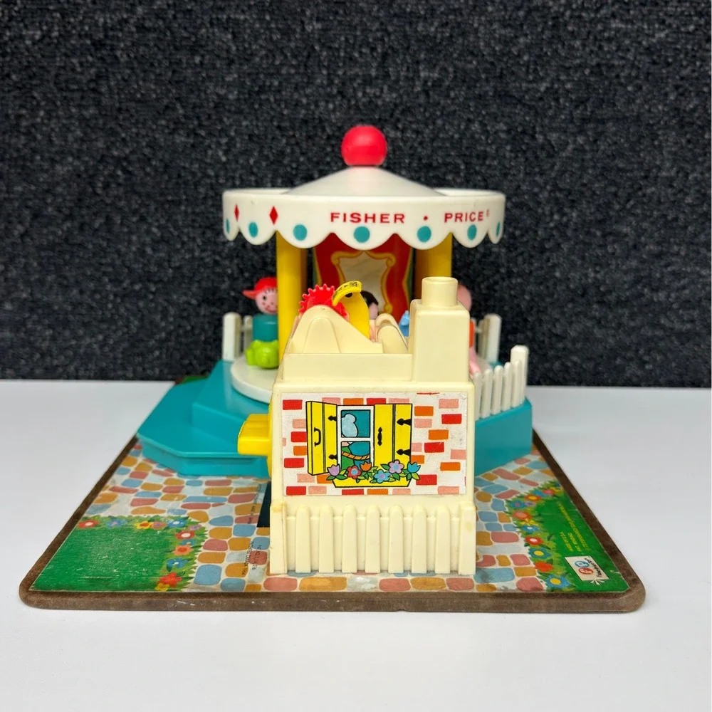 Vintage 1972 Fisher Price Little People Musical Merry-Go-Round Toy 991 Playset